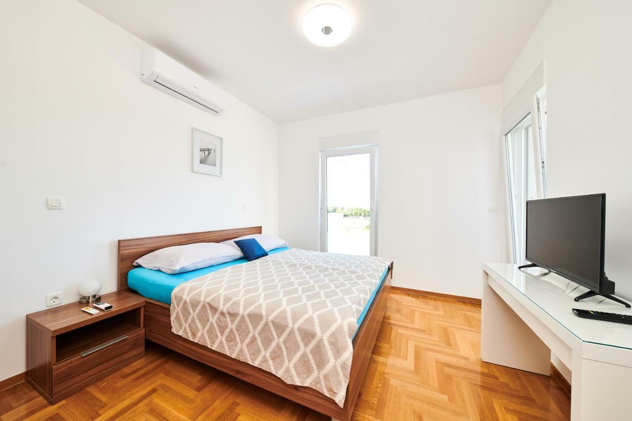 Ferienwohnung Sommer Novigrad  ภายนอก รูปภาพ